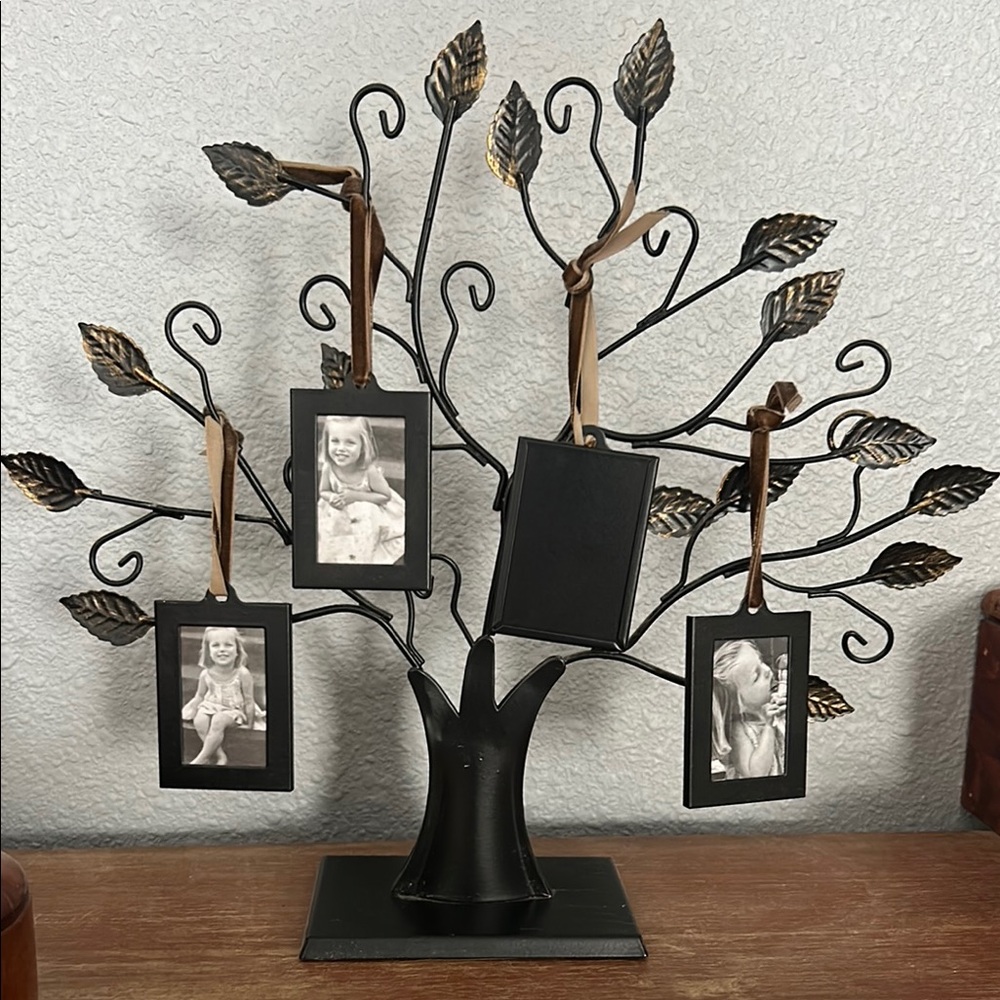 Black and Gold Family Tree Photo Frame